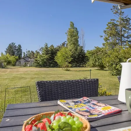 Tayana - 500m From The Sea By Interhome