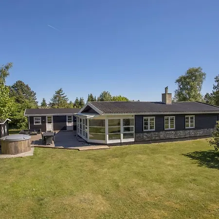 Semesterbostad Tayana - 500m From The Sea By Interhome Bøtø By