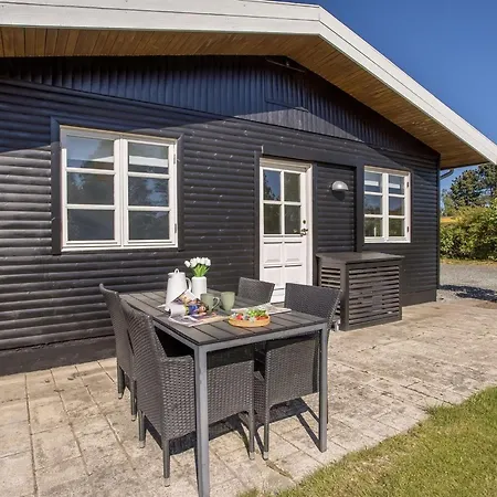 Tayana - 500m From The Sea By Interhome