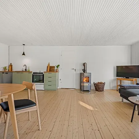 Tayana - 500m From The Sea By Interhome